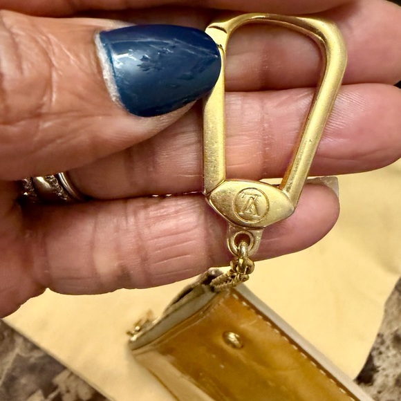 ⭐️⭐️Louis Vuitton Monogram Vernis Pochette Cles Key Pouch Keychain - Picture 8 of 11